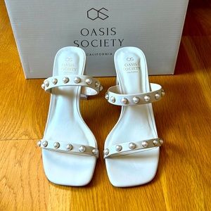 Brand-new inbox! Oasis society California Victoria heels